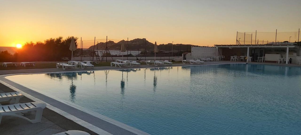 Residence Baia Santa Reparata Santa Teresa Gallura Exteriör bild